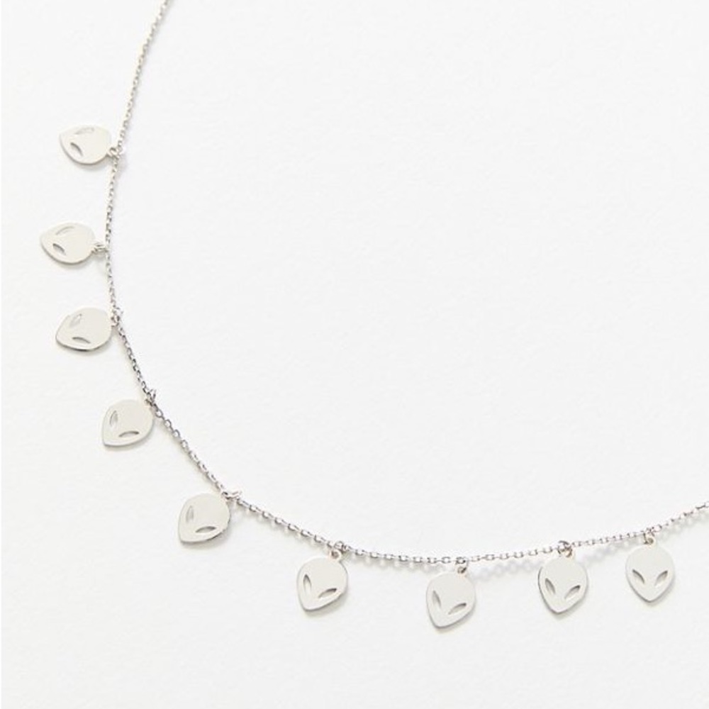 URBAN OUTFITTERS 90’S ALIEN CHOKER
